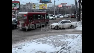 Водитель «Тойоты» спровоцировал столкновение с хабаровским автобусом. Mestoprotv