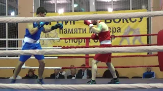 Данила Баранов (синий угол), турнир памяти В.А. Григорьева - 1 раунд