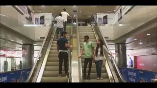 Pegadinha Paquera Na Escada Rolante, HAND TOUCH IN ESCALATOR PRANK 4