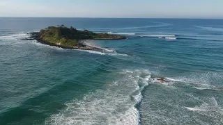 NSW South Coast Surfing + Ocean video Green Island