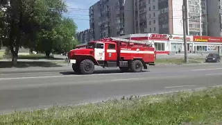 Отрывки лета / Russian Fire Truck Responding with siren and airhorn