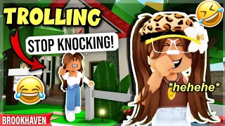 🤣🤫DING DONG DITCHING IN ROBLOX BROOKHAVEN! pt.2!!