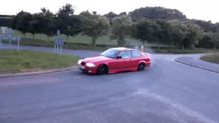 BMW 318i welded diff drifting roundabout