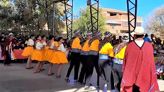 Danza Flor de los Andes por Estudiantes de Secundaria en Dia de la Madre 2023