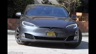 Брэд Питт на Tesla попал в тройное ДТП