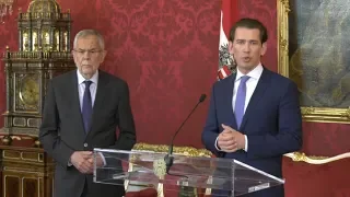 WELT DOKUMENT: Van der Bellen und Kurz -  Neuwahlen für Östereich im September