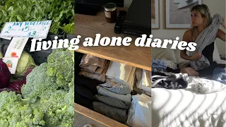 living alone diaries | solo weekend, closet declutter & farmer's market 👩🏼‍🌾✨