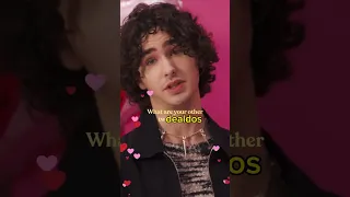 The cast of Young Royals shares some golden Valentine's pickup lines💘(Cupcakke version)