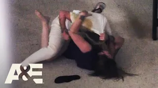 60 Days In: Fight Breaks Out & Officers Lose Control of Women’s Pod (Season 6) | A&E