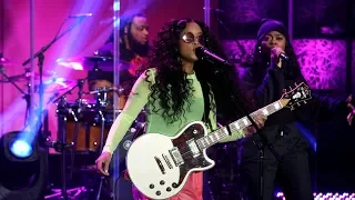 H.E.R. Performs 'As I Am'