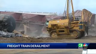 30 car freight train derails in Hughson