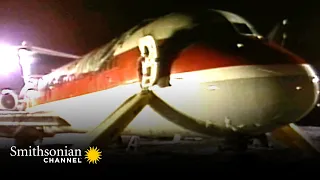 Terrifying Fire at 33,000 Feet Caused by Circuit Failure 🆘 Air Disasters | Smithsonian Channel