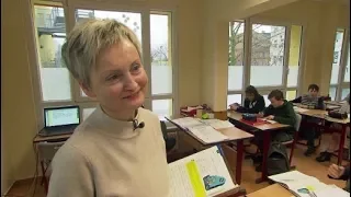 Lehrermangel: Wenn die Deutschlehrerin täglich aus Polen anreist | SPIEGEL TV