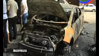 Шесть легковых автомобилей повреждены ночью в Махачкале, в результате пожара