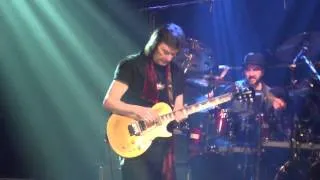 Steve Hackett- Genesis Extended Tour 2014- "The Lamia"  Guitar Solo