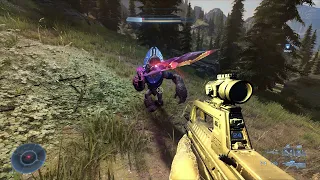 Grunt tries running away from the Master Chief