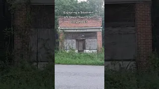 exploring ABANDONED tobacco ghost town in the Southern US