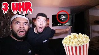 SCHAUE NIEMALS SAW FILM UM 3 UHR NACHTS !!! (ER KOMMT ZU UNS)