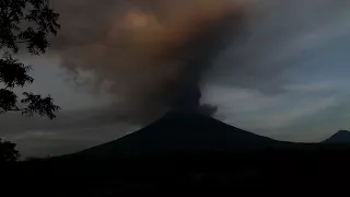 Raw: Indonesia Volcano Alert at Highest Level