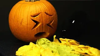 Guacamole Puking Pumpkin: the perfect idea for an incredible Halloween party!