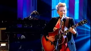 Martha Wainwright - You Cheated Me (Later on Jools) 2008