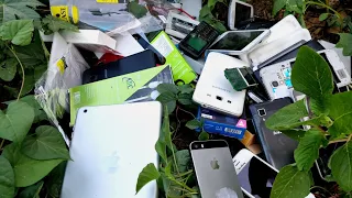 i Found Many Broken iPhones iPads and More from Garbage Dumps !! Restore Nokia 105 Cracked