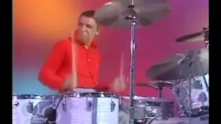 The Muppet Show - Buddy Rich vs Animal Drum Battle