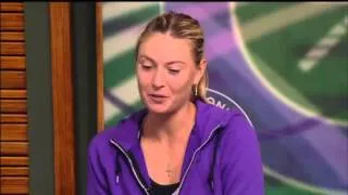 maria sharapova turns the tables