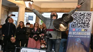 [4K] May 2022, Amazing guitarist busking Luca , Covent Garden, London