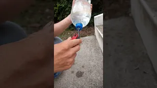 Como hacer un sistema de riego por goteo con una botella plástica