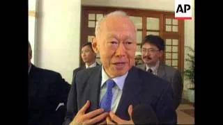 HONG KONG: LEE KUAN YEW MEETS GOVERNOR CHRIS PATTEN