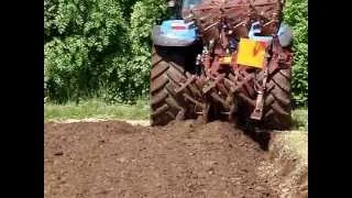 Tolusso Aratri trivomere TR 150 SA P su New Holland T6