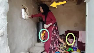 Heavy rain and storm 🌧️ Taking care of children 👩‍👧‍👦 By. A divorced woman in the nomadic mountains.