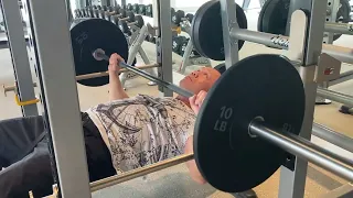 ALTERNATE WIDE & NARROW BENCH PRESS GRIP / CHEST WORKOUT