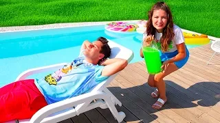 SCHERZO SLIME IN PISCINA!