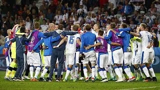 ЕВРО-2016: болельщики России и Словакии накануне игры вместе мирно проводили время