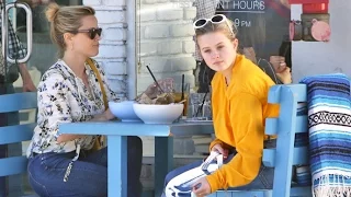 Reese Witherspoon Gets Lunch With Daughter Ava Phillippe And Their French Bulldog