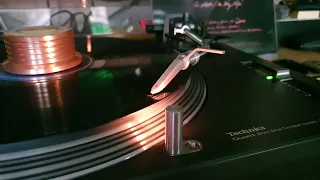 Beat It - Michael Jackson. Technics SL-1200mk3 turntable, Ortofon CONCORDE STD Cartridge