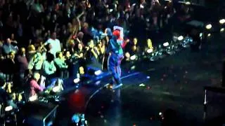 Z100 Jingle Ball 2010 BoB and Hayley - Airplane [HD]