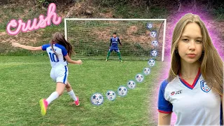 MY GIRLFRIEND PLAYING FOOTBALL FOR THE FIRST TIME ‹ Rikinho ›