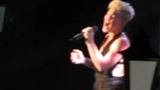 " just give me a reason" P!NK the truth about love tour Paris Bercy 17/04/13