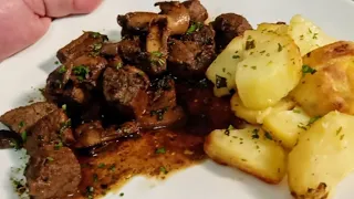 🔥Garlic Butter Steak Bites w/Mushrooms and Butter Roasted Potatoes Recipe 🔥