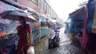 4K 🇹🇭 Walking In the Heavy Rain In Bangkok | Rainy Season Scenery in Thailand