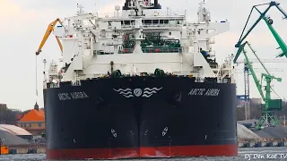 Arctic Aurora (LNG Tanker) leaving Klaipeda Port