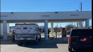 Two men on the run after attempting to rob armored bank truck on West Side, police say