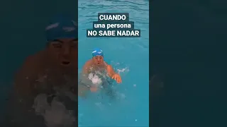 🎬 ¿Por qué se HUNDE quién NO SABE NADAR? Medio terrestre Vs. acuático #shorts #markastle #natacion