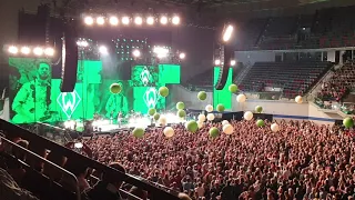 Revolverheld spielt SV Werder Bremen Hymne „Das W auf dem Trikot“ Bremen ÖVB-Arena 18.03.19