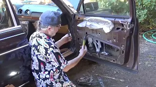 Mercedes-Benz W123 door panel removal/window motor replacement