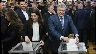 Порошенко опережает Зеленского на выборах президента Украины за рубежом