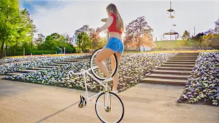 Girl with INCREDIBLE bike SKILLS  😳 Summer vibes